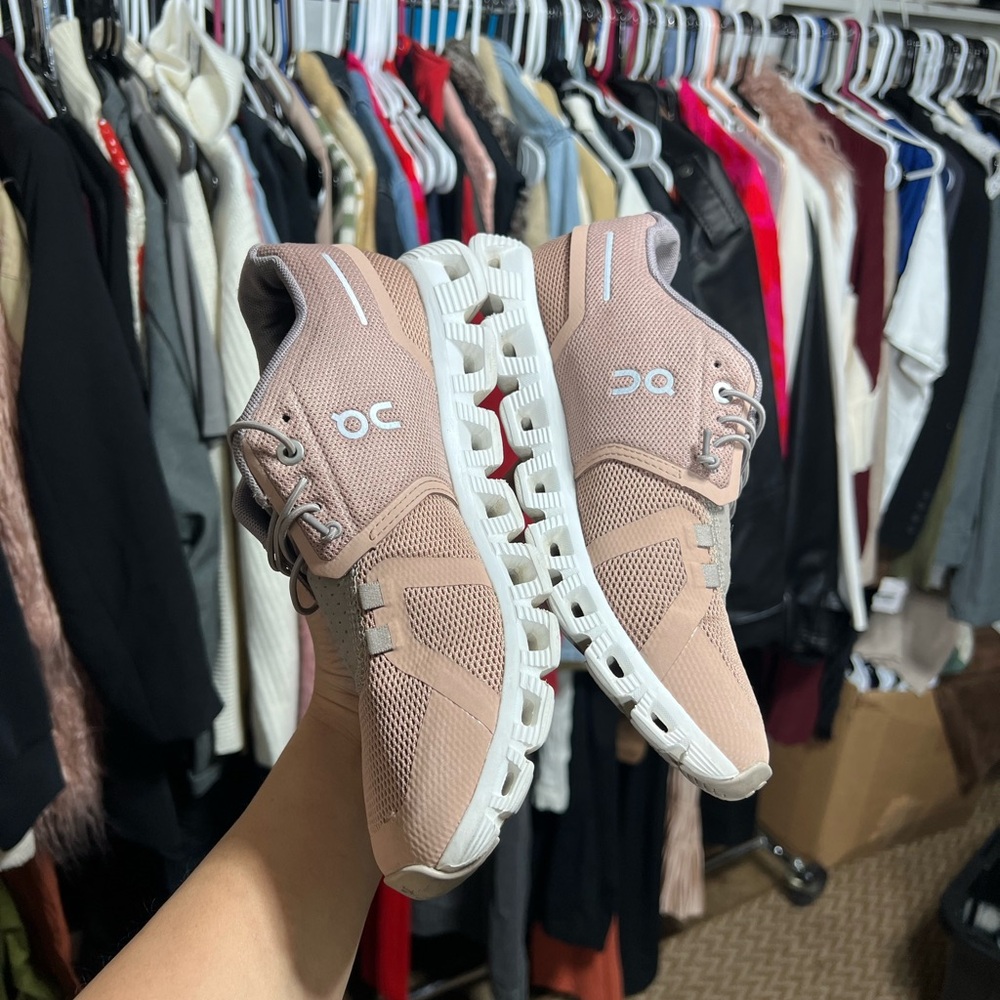 🔥🔥On Cloud Running Women's Blush Sneakers size 7 - Picture 6 of 9